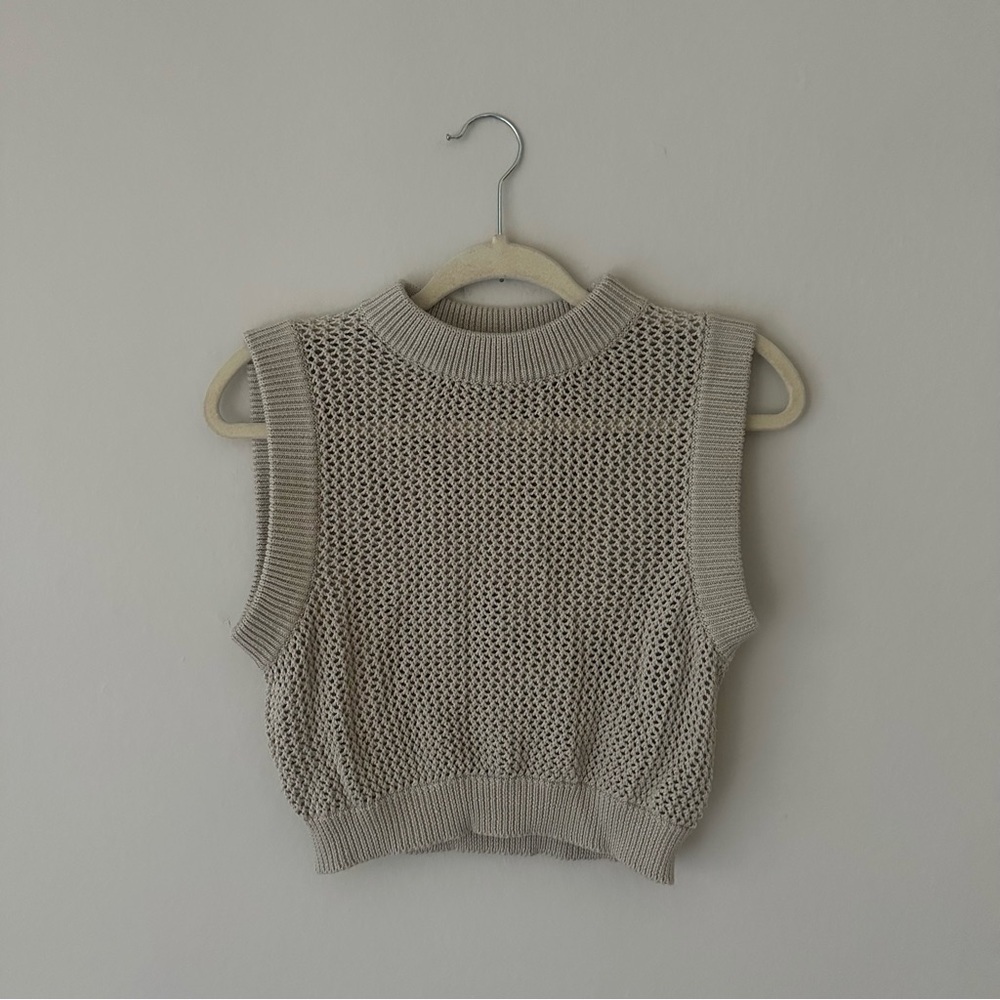 En Saison Open Knit Vest Top in Cream Size Small